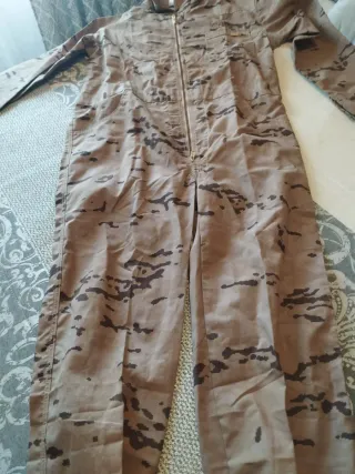 Mono pixelado árido ignífugo