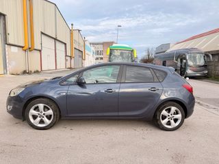 Opel Astra 2011