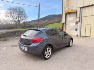 Opel Astra 2011