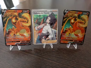 Charizard V Foil y Normal Pokémon TCG 4€