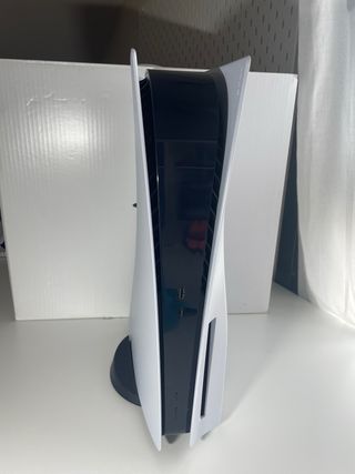 PlayStation 5 + DualSense + (2 Juegos GRATIS)