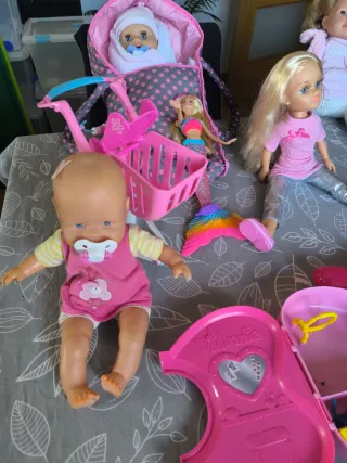 Lote Muñecas Nancy, Barbie, Nenuco y Accesorios