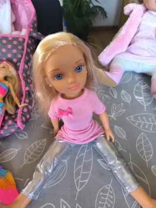 Lote Muñecas Nancy, Barbie, Nenuco y Accesorios