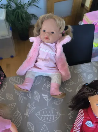 Lote Muñecas Nancy, Barbie, Nenuco y Accesorios