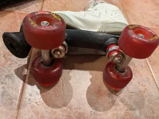 Patines Quad 4 ruedas. Botas cuero blanco T 37/38