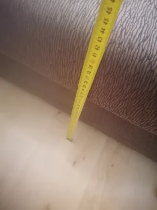 Sofá de tela marrón