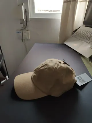 Gorra Mango Efecto Ante (Nueva con etiqueta)