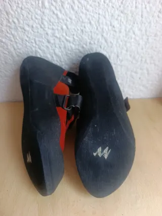 Pies de gato Quechua Talla 36 nuevos