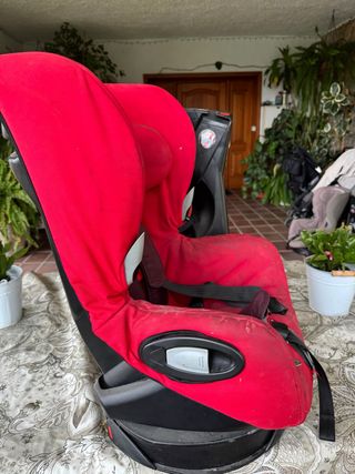 Silla Coche Bébé Confort Axiss Roja Giratoria