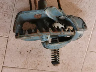 Attrezzo vintage in ghisa MAIS