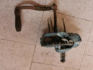 Attrezzo vintage in ghisa MAIS