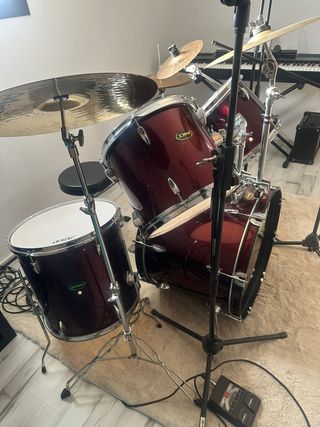 Batería Acústica Completa + Micrófonos