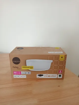 Lámpara solar Foley Inspire sin usar