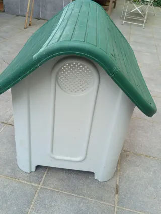Caseta para perro de plástico