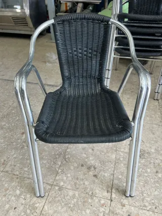Sillas de terraza bar metal y mimbre