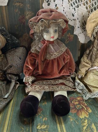 6 vecchie bambole in porcellana