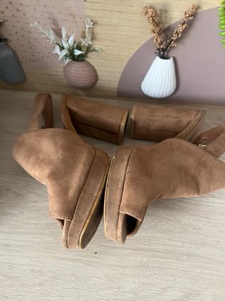 Tacones de plataforma abiertos color camel