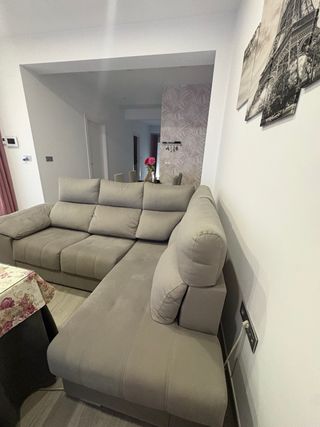 Sofa cheslong 230x160. NUEVO TIENE 2 AÑOS.