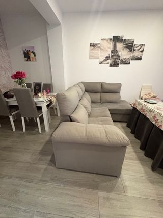 Sofa cheslong 230x160. NUEVO TIENE 2 AÑOS.