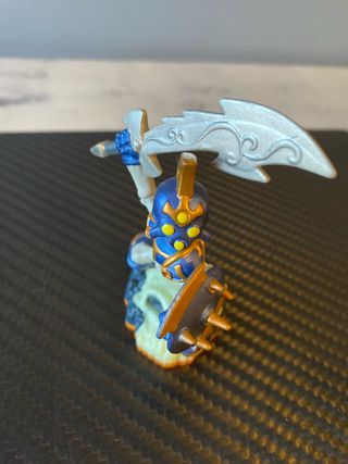 Figura Skylanders Guerrero Azul