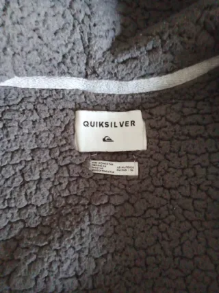 Sudadera Quiksilver gris con capucha