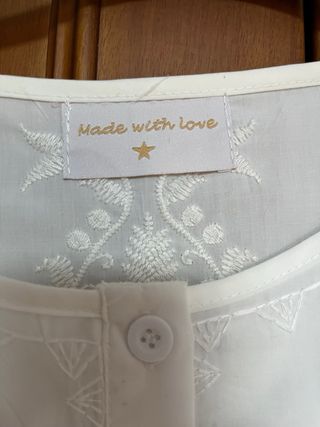 Blusa blanca bordada