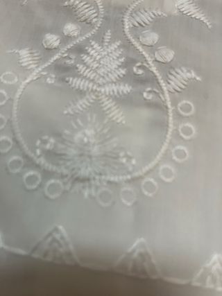 Blusa blanca bordada