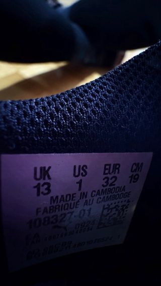 Zapatillas fútbol sala Puma Talla 32