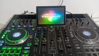 SE VENDE DENON PRIME 4 CON CAJA    1800 NEGOCIABLE