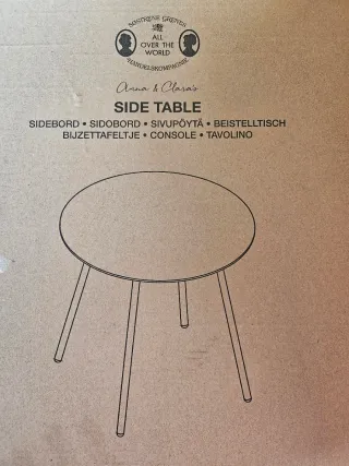 Mesa auxiliar Sostrene Grene madera y metal