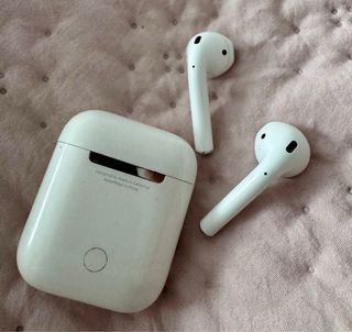 AirPods 2ª Generación con Estuche de Carga