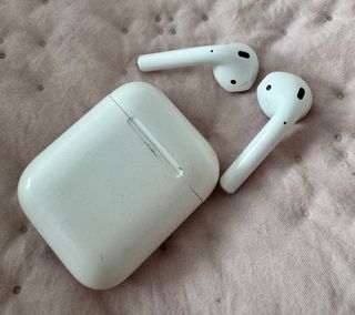 AirPods 2ª Generación con Estuche de Carga