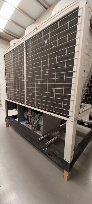 Hitachi enfriadora 185 kw