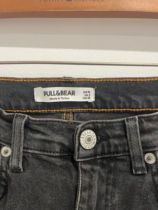 Pantalón vaquero Pull&Bear negro mujer T.XS