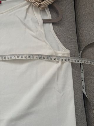 Top Carolina Herrera Beige y Blanco con lazada