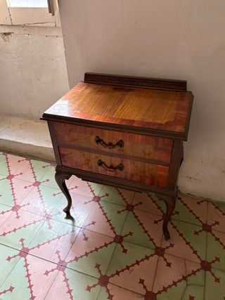 Mesita Noche Vintage con Patas Cabriolé