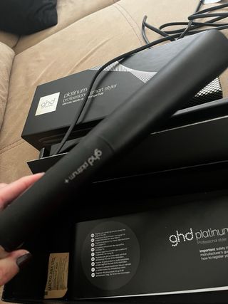 Plancha GHD Platinum+ Negra y Plateada