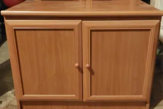 Mueble de comedor de madera