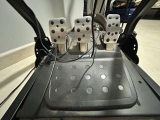 Logitech G29 + Pedales + Soporte Cockpit