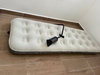 Colchón inflable Quechua con bomba Intex