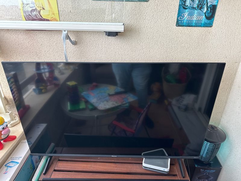 TV Hisense 43”