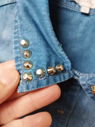 Camicia in jeans con borchie