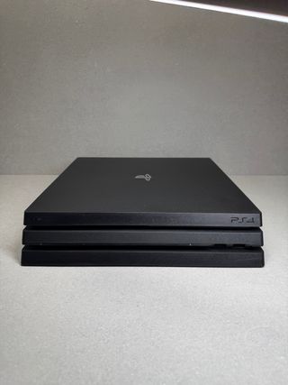 Ps4 Pro 1TB Negra + mando original