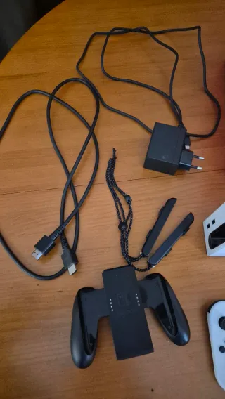 Nintendo Switch OLED Blanca y Negra