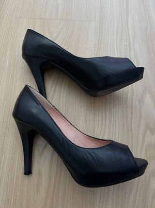 Zapatos de tacón negros