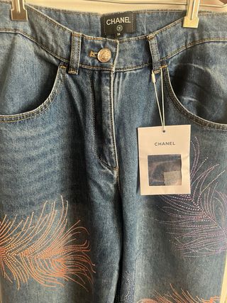 Pantalón vaquero Chanel , da poca talla es más 36