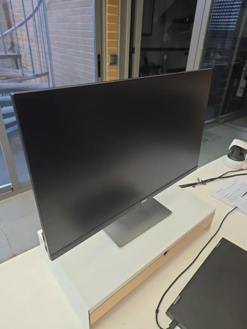 Monitor Dell Negro y Blanco afbeelding 2