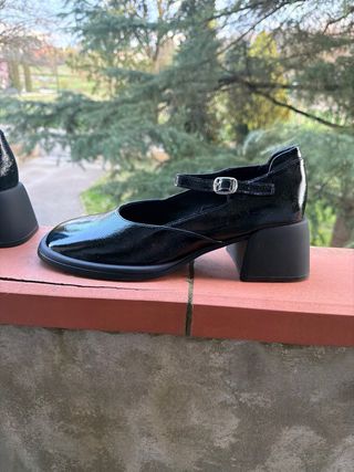 Vagabond Ansie Mary Jane nere