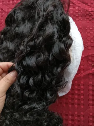 Peluca rizada negra y rubia