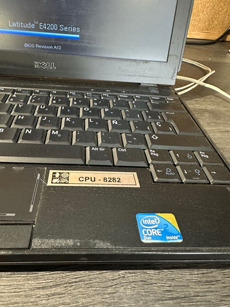 Dell Latitude E4200 Core 2 Duo afbeelding 2